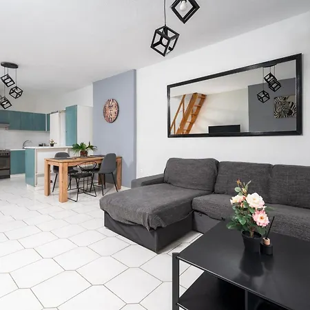 Thalori Akra Escape Apartment
