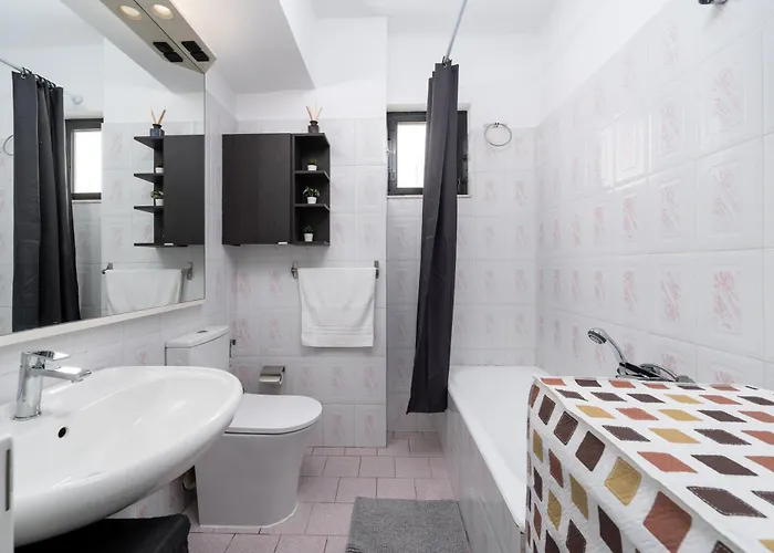 Thalori Akra Escape Paralia Akratas